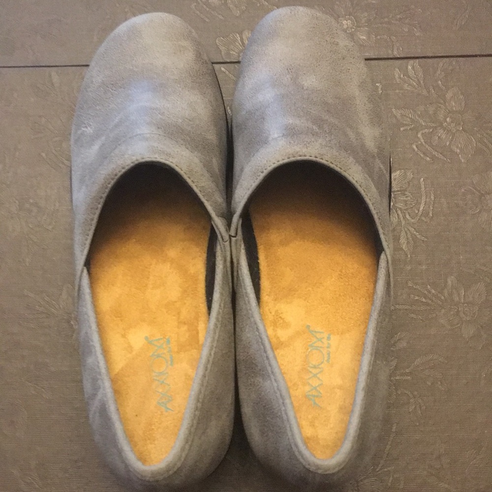 Axxiom Shoes Size 8 Medium
